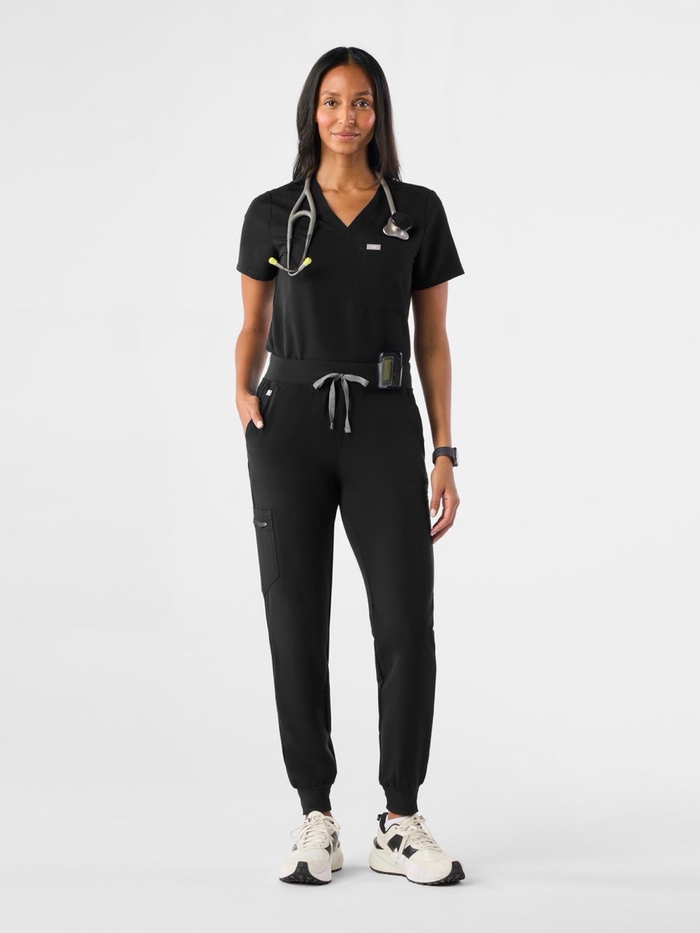 FIGS Women’s Scrub Set - Black - Catarina Top - M & Zamora Jogger Pants - M Reg - Picture 6 of 15